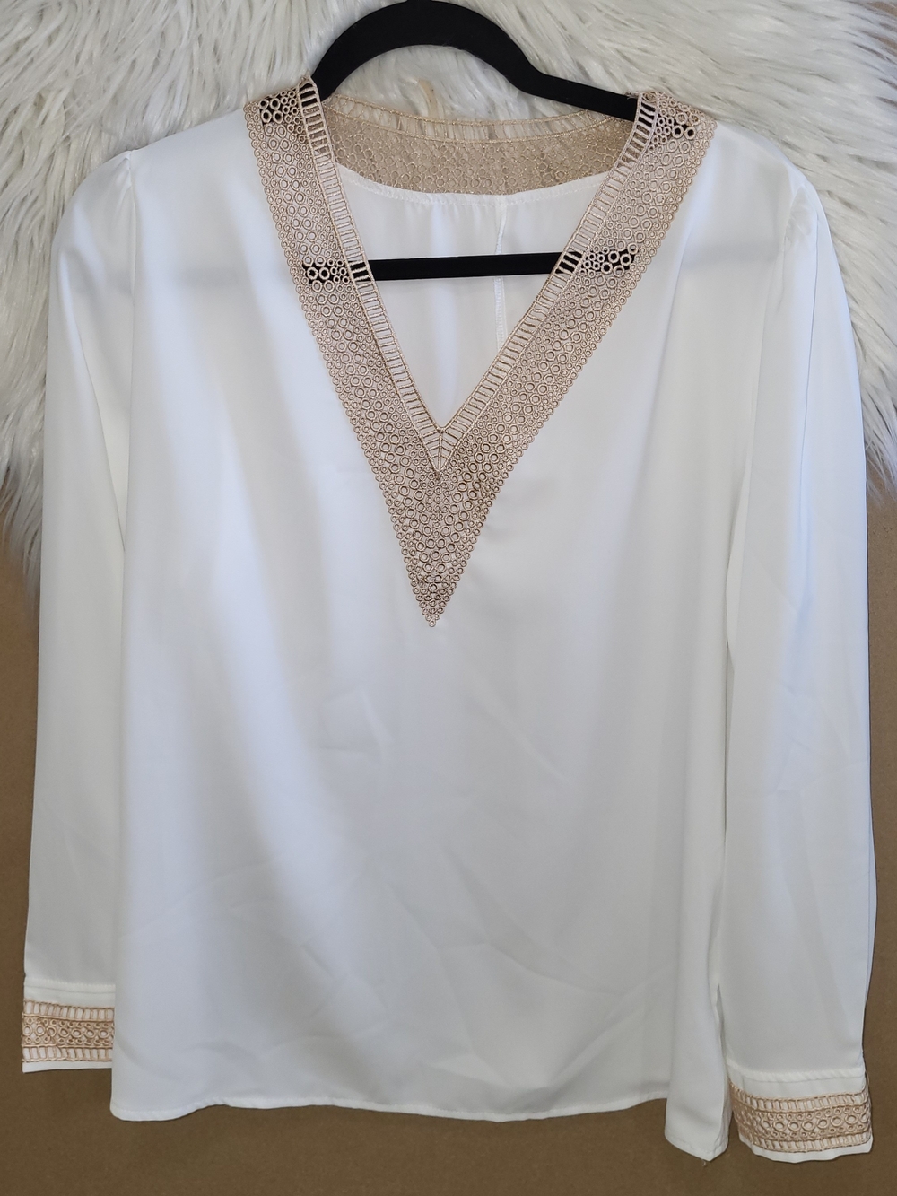 White V-Neck Long Sleeve Blouse Top Tunic with Beige Gold Lace Trim New Career